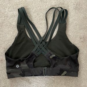 Lululemon Strappy Energy Bra with Clasp